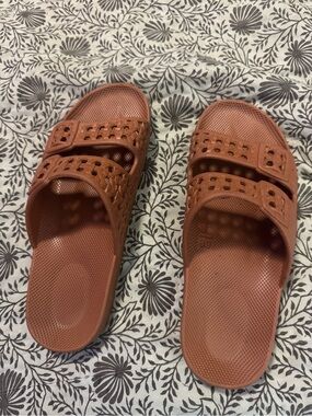 Freedom Moses Paz Sandals